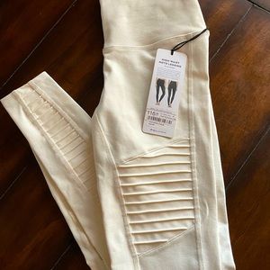 BRAND NEW Rare ALO Yoga moto high waist leggings